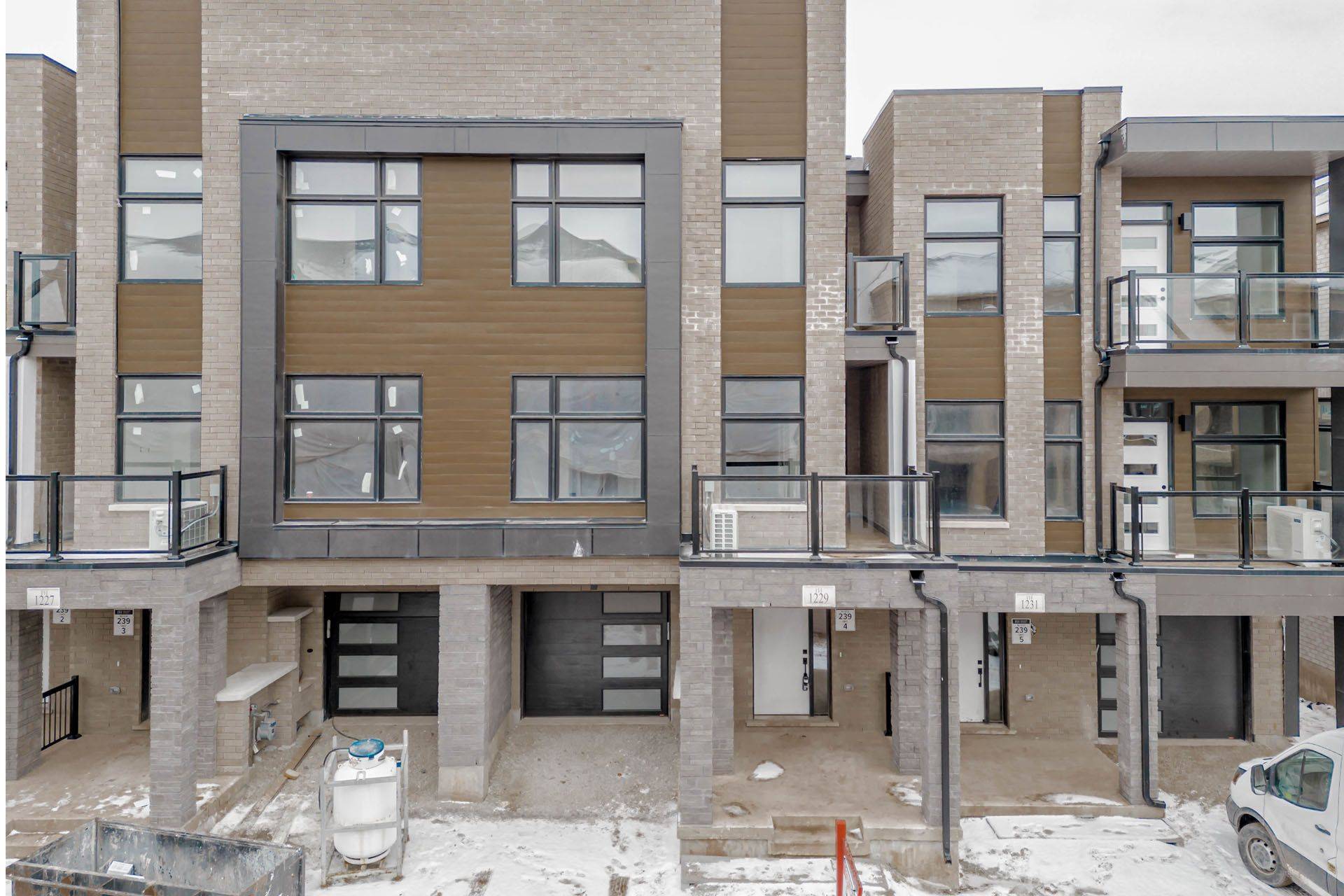 Oakville, ON L6H 7Y8,1229 Anthonia TRL
