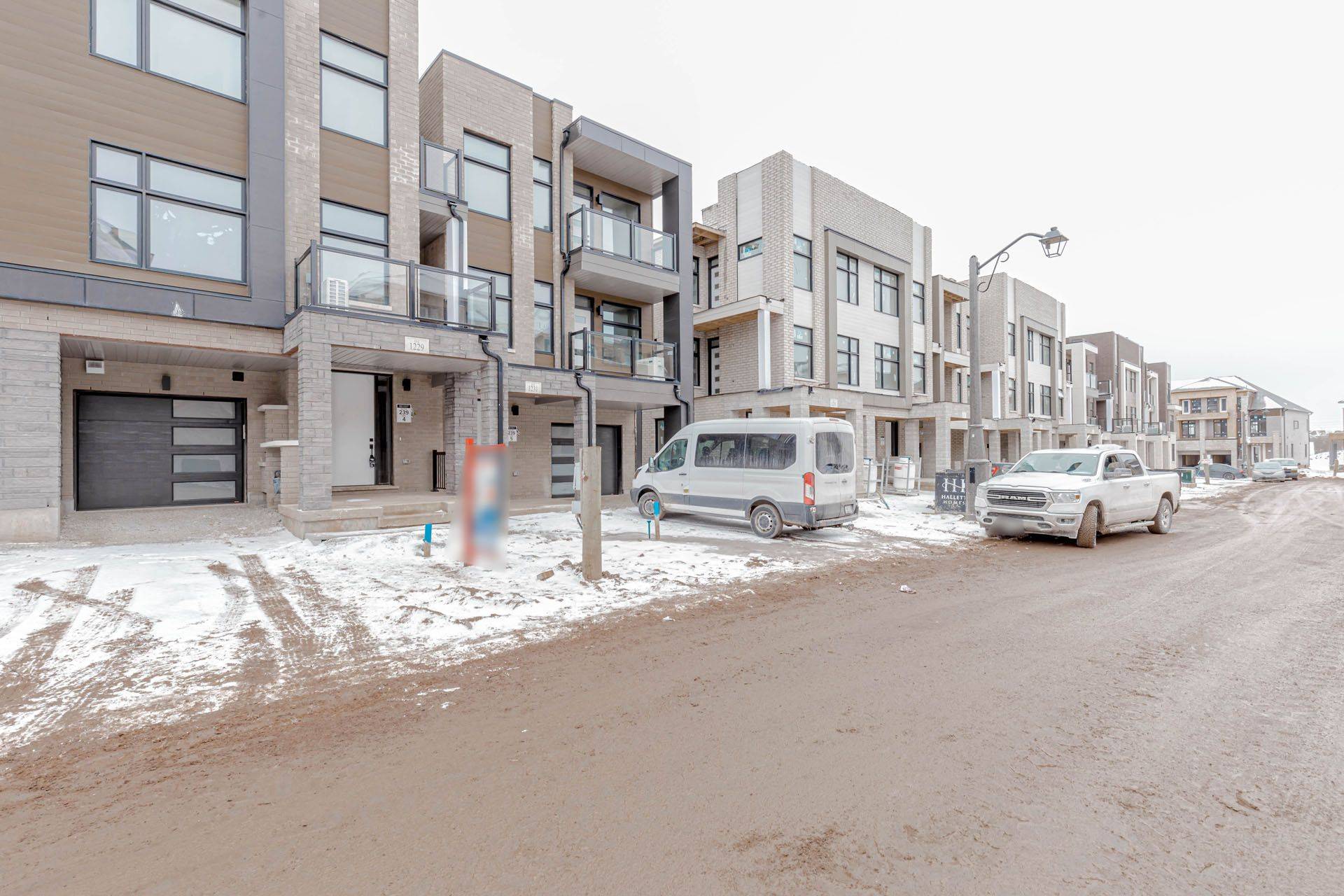Oakville, ON L6H 7Y8,1229 Anthonia TRL