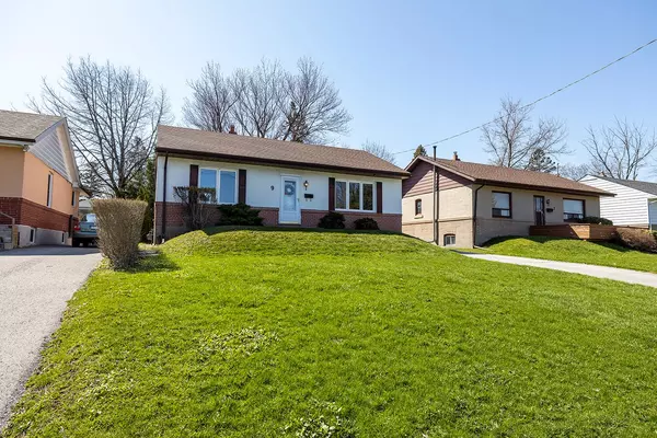 9 Granard BLVD, Toronto E08, ON M1M 2C9