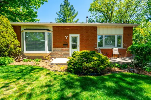 Burlington, ON L7P 2K1,1293 Dunbar RD