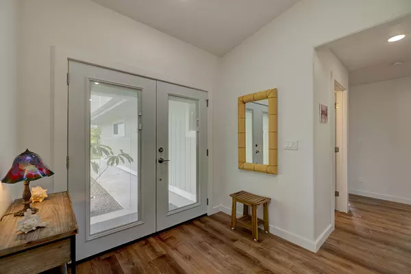 Keaau, HI 96749,16-1516 POHAKU CIRCLE