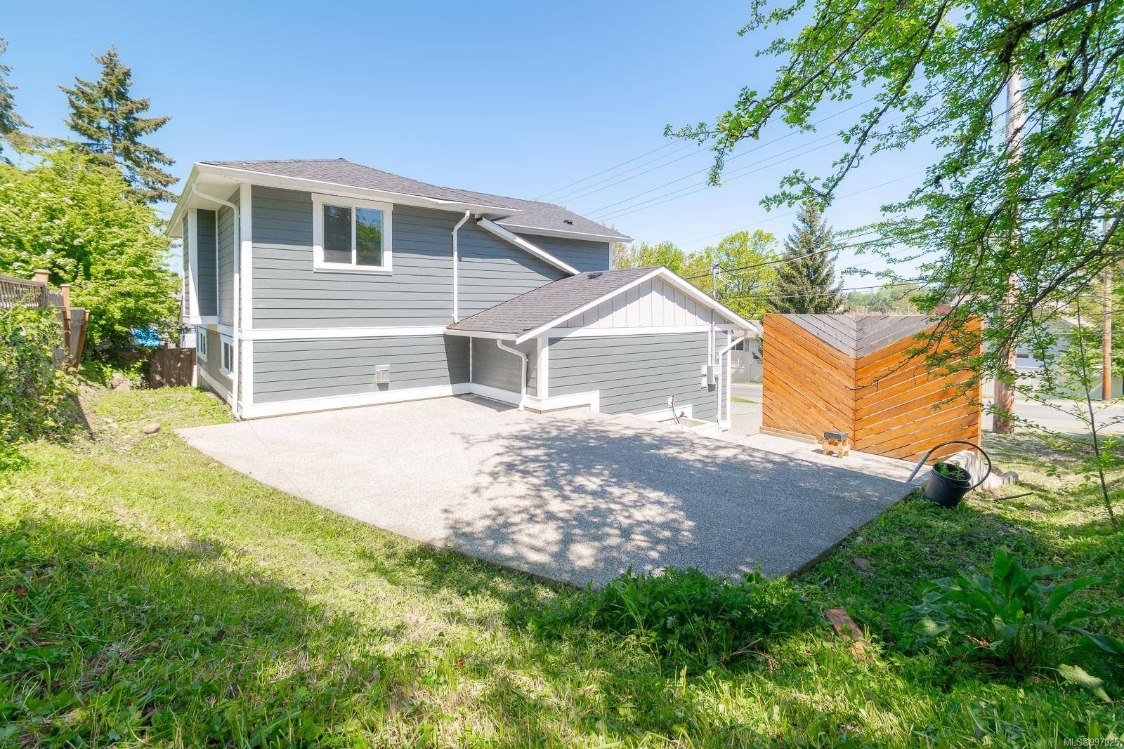 Nanaimo, BC V9R 3T3,803 Howard Ave
