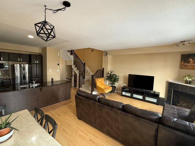 Kanata, ON K2M 0G2,354 Kingbrook DR