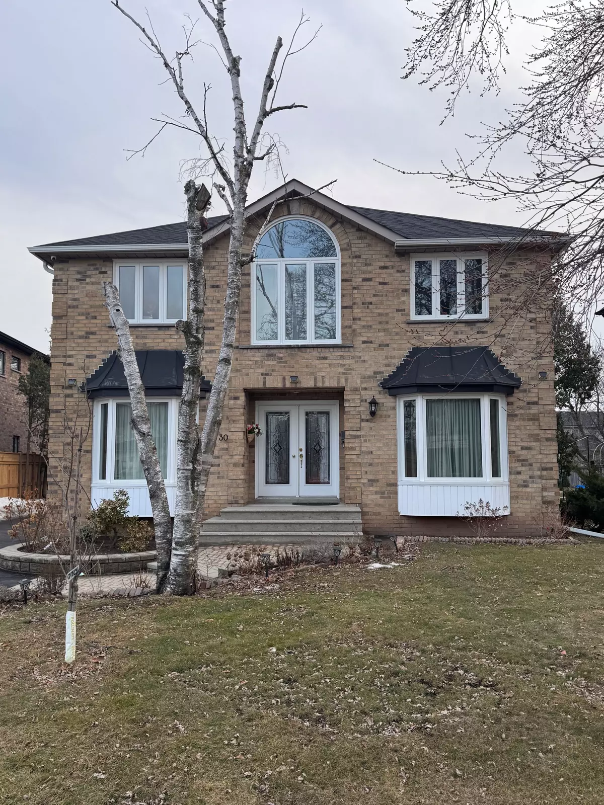 Oakville, ON L6H 1Z6,1030 Kent AVE #Lower