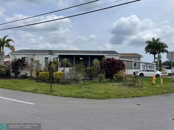 8591 SW 22nd Ct, Davie, FL 33324