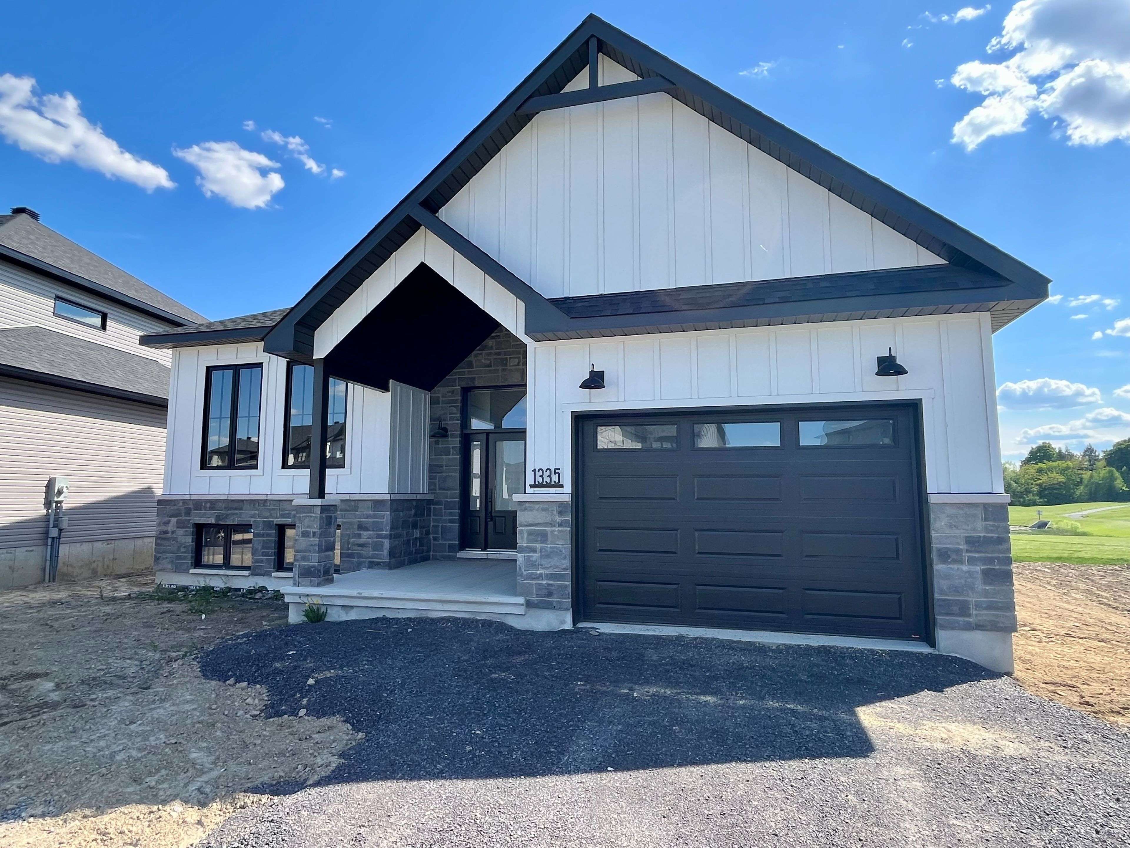 Russell, ON K0A 1W0,1335 Fribourg ST