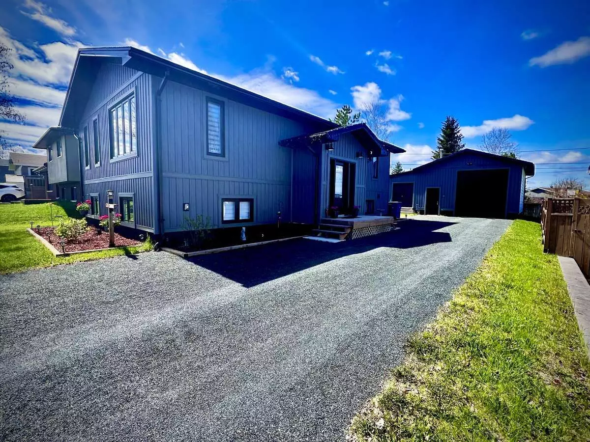 Cochrane, ON P0L 1C0,35 Algonquin RD