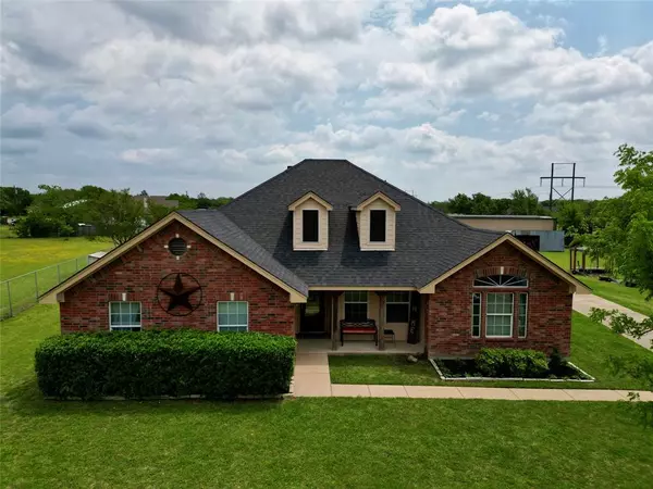 112 Robert Circle,  Red Oak,  TX 75154