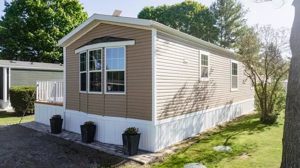 Lambton Shores, ON N0N 1J3,9385 Ipperwash RD #14