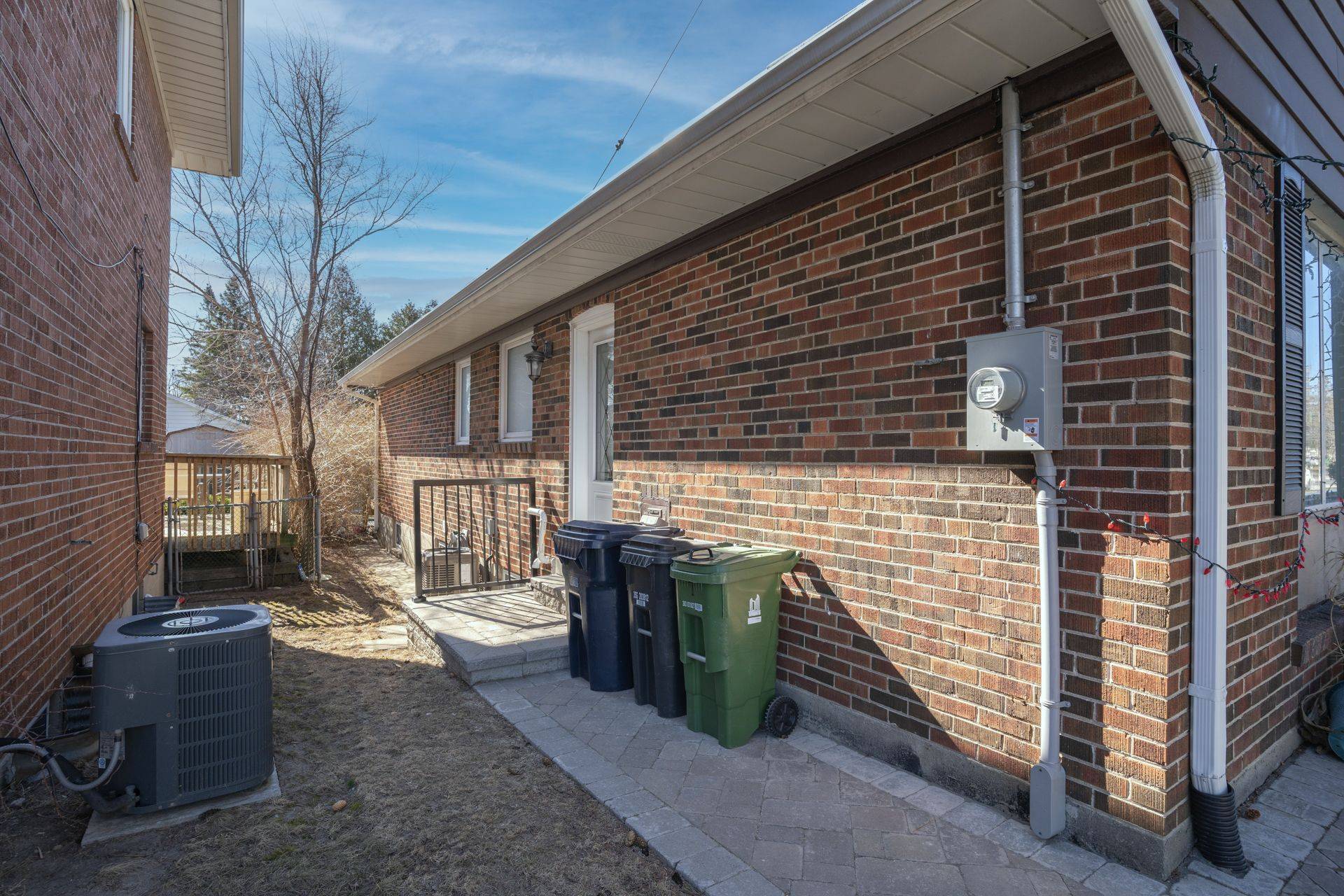 Toronto E04, ON M1K 3V1,4 Moorecroft CRES #Lower