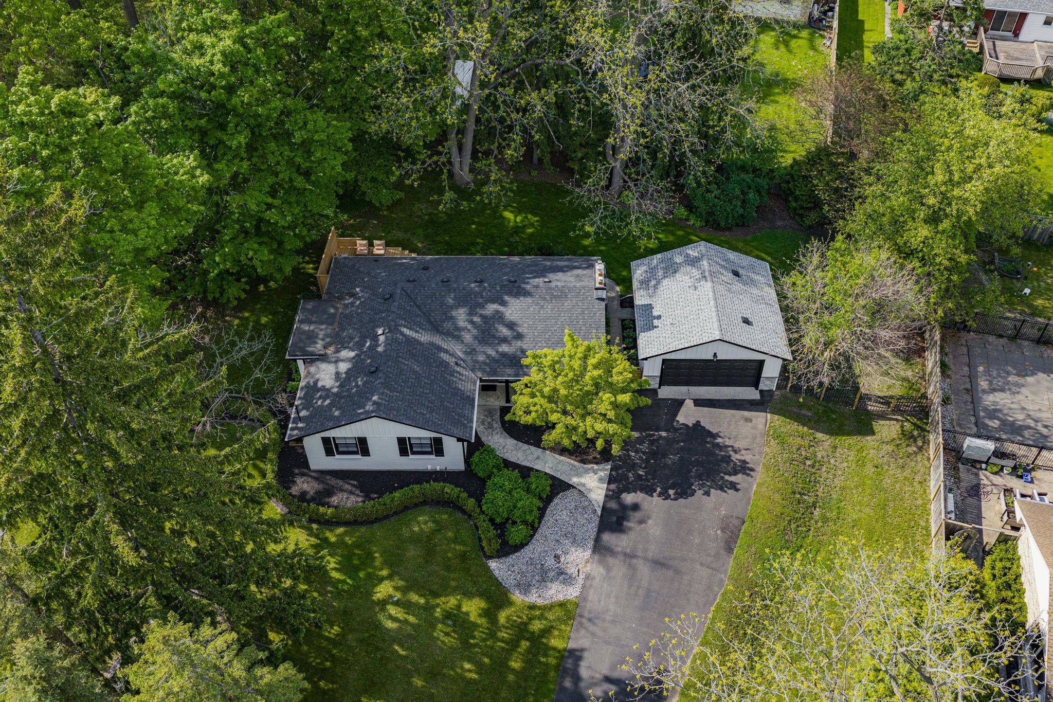 London South, ON N6K 1C1,795 Commissioners RD W