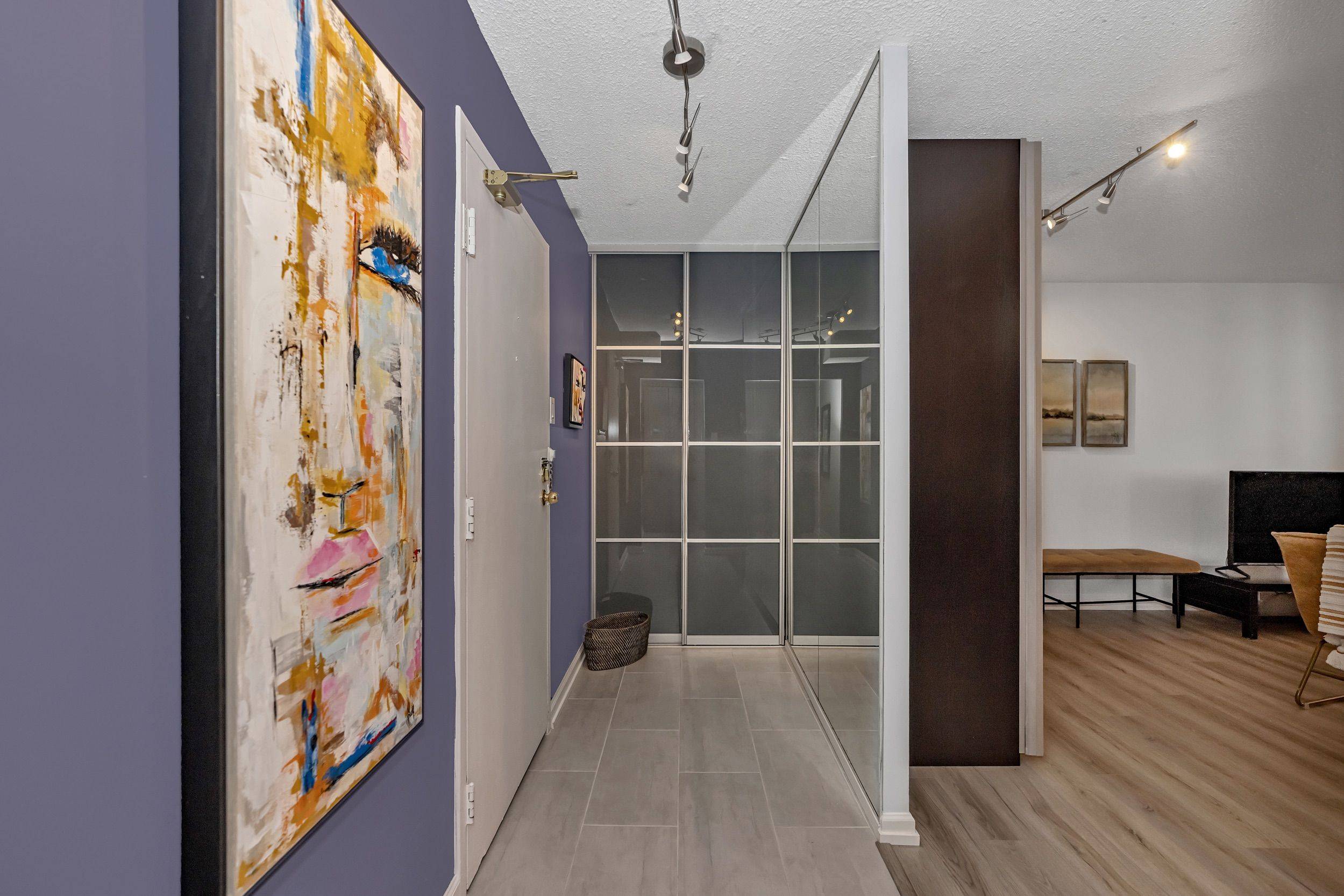 Ottawa Centre, ON K2P 2H1,141 Somerset ST W #406