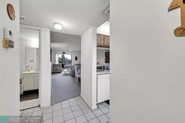 Sunrise, FL 33322,2711 NW 104th Ave #302