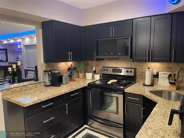 Plantation, FL 33324,148 Wimbledon Lake Dr #148