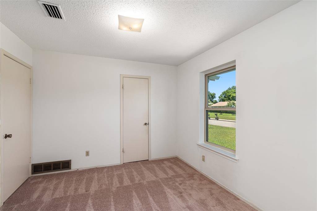 Allen, TX 75002,921 Meadow Mead Drive