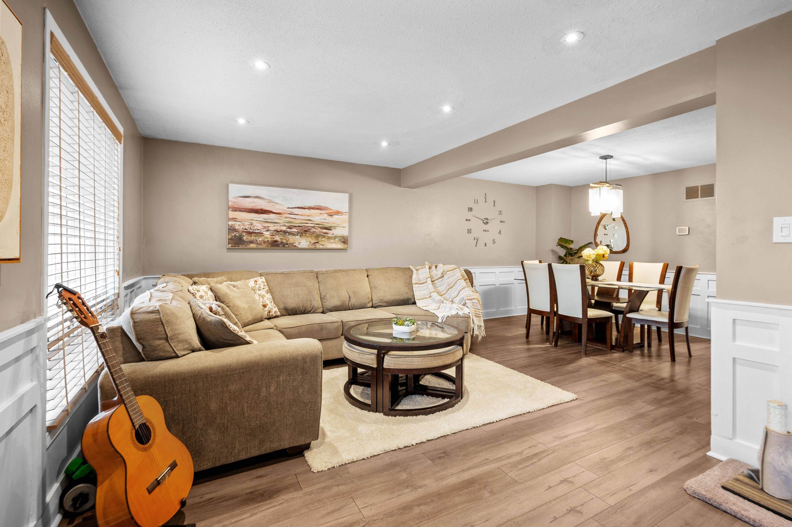 6679 Shelter Bay RD #13,  Mississauga,  ON L5N 2A2