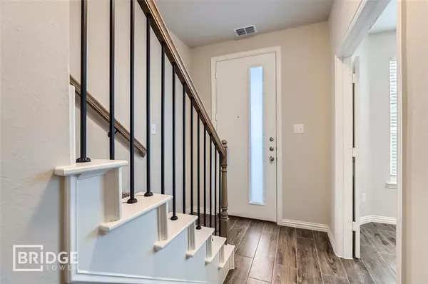Mckinney, TX 75069,301 E Lamar Street #11