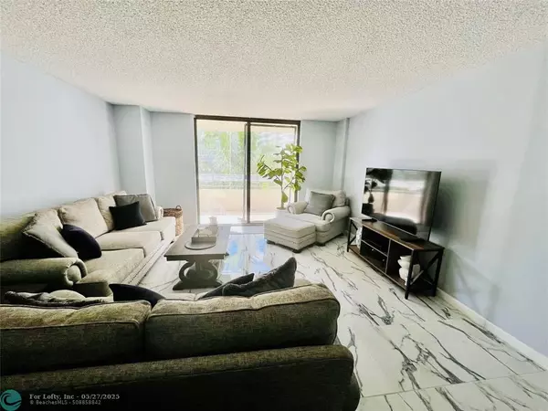 Hallandale Beach, FL 33009,2500 Parkview Dr #619