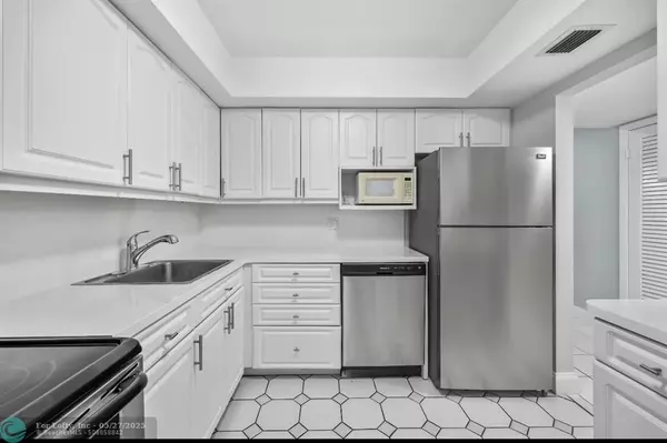 Lauderhill, FL 33319,6100 S Falls Circle Dr #204