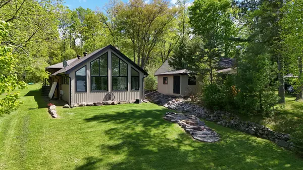 90 Village ST, Hastings Highlands, ON K0L 1C0