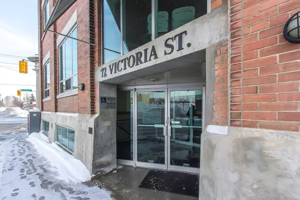 72 Victoria ST S #300-24, Kitchener, ON N2G 4Y9