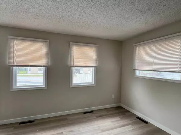 Valleyview, AB T0H 3N0,4805 52 ST