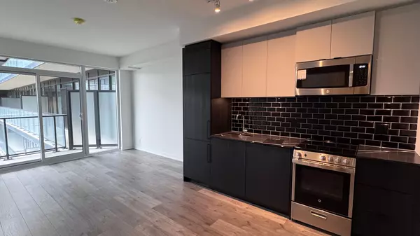 Toronto W01, ON M6K 1Z7,285 Dufferin ST #1027