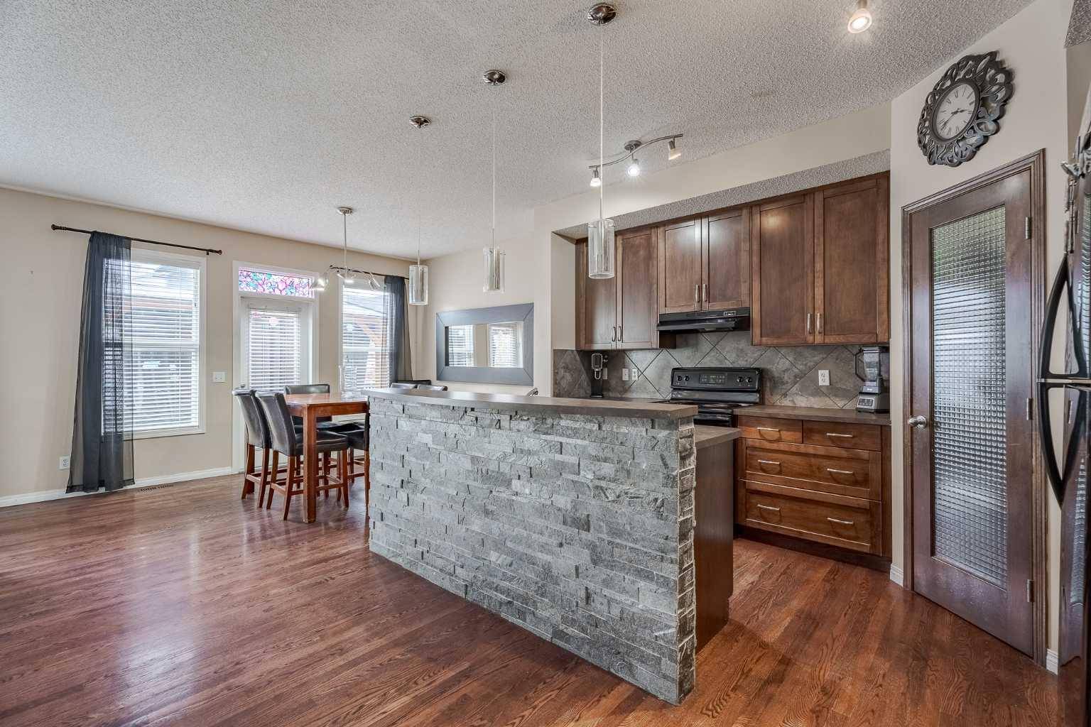 Calgary, AB T2Z 0H9,93 Copperleaf WAY Southeast