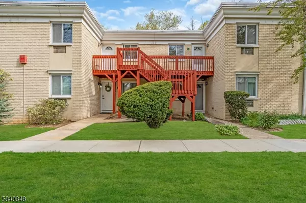 1 Lake Ave #8B, East Brunswick Twp., NJ 08816