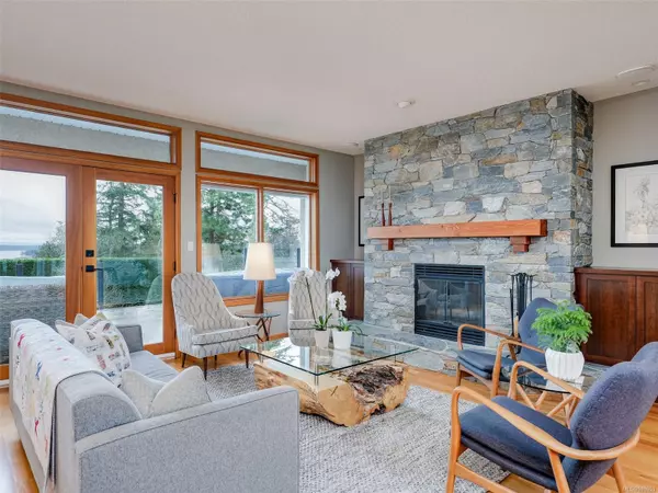 North Saanich, BC V8L 1K2,8635 Emard Terr