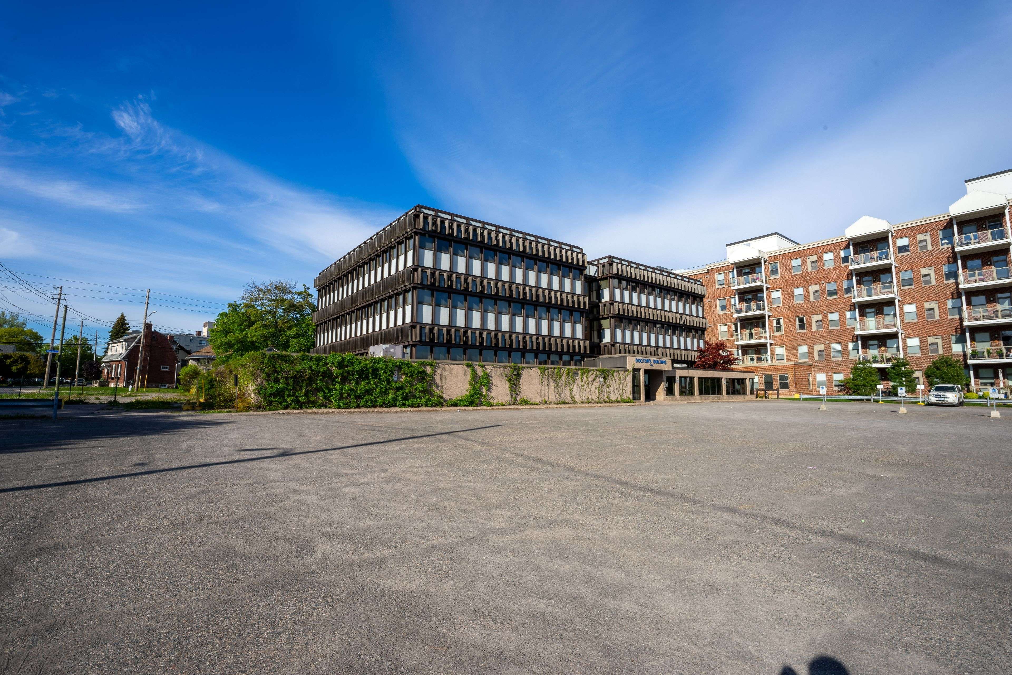 Sault Ste Marie, ON P6A 2C3,955 Queen ST E