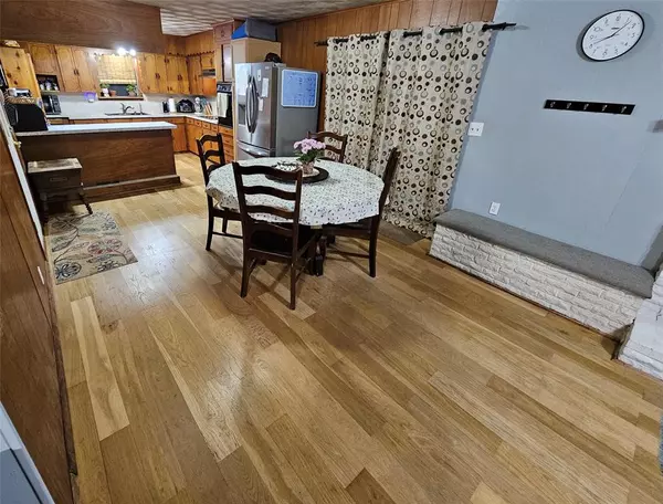 Emory, TX 75440,726 W Lennon Drive