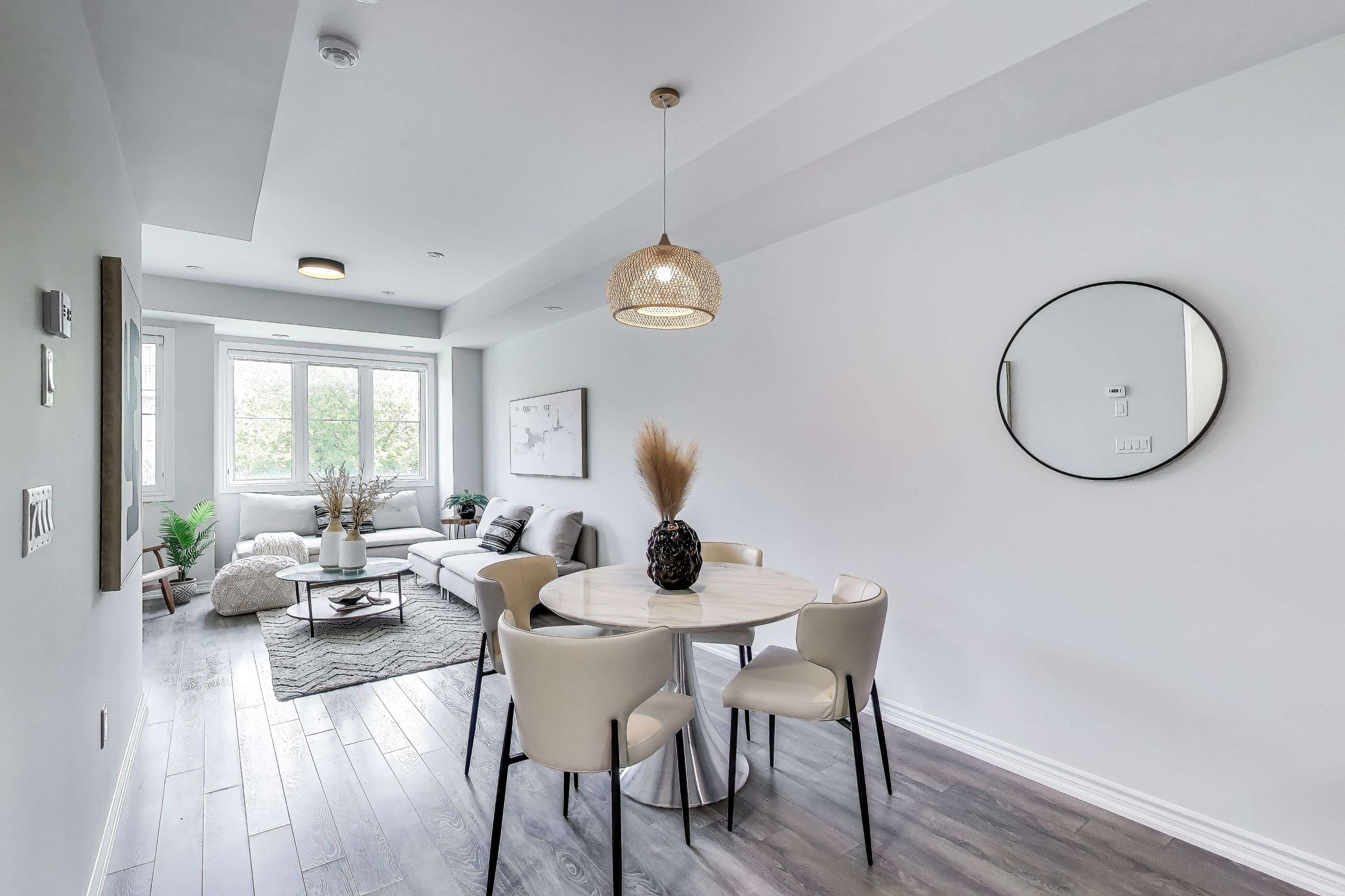 Toronto W04, ON M6E 2S2,390 Hopewell AVE #237
