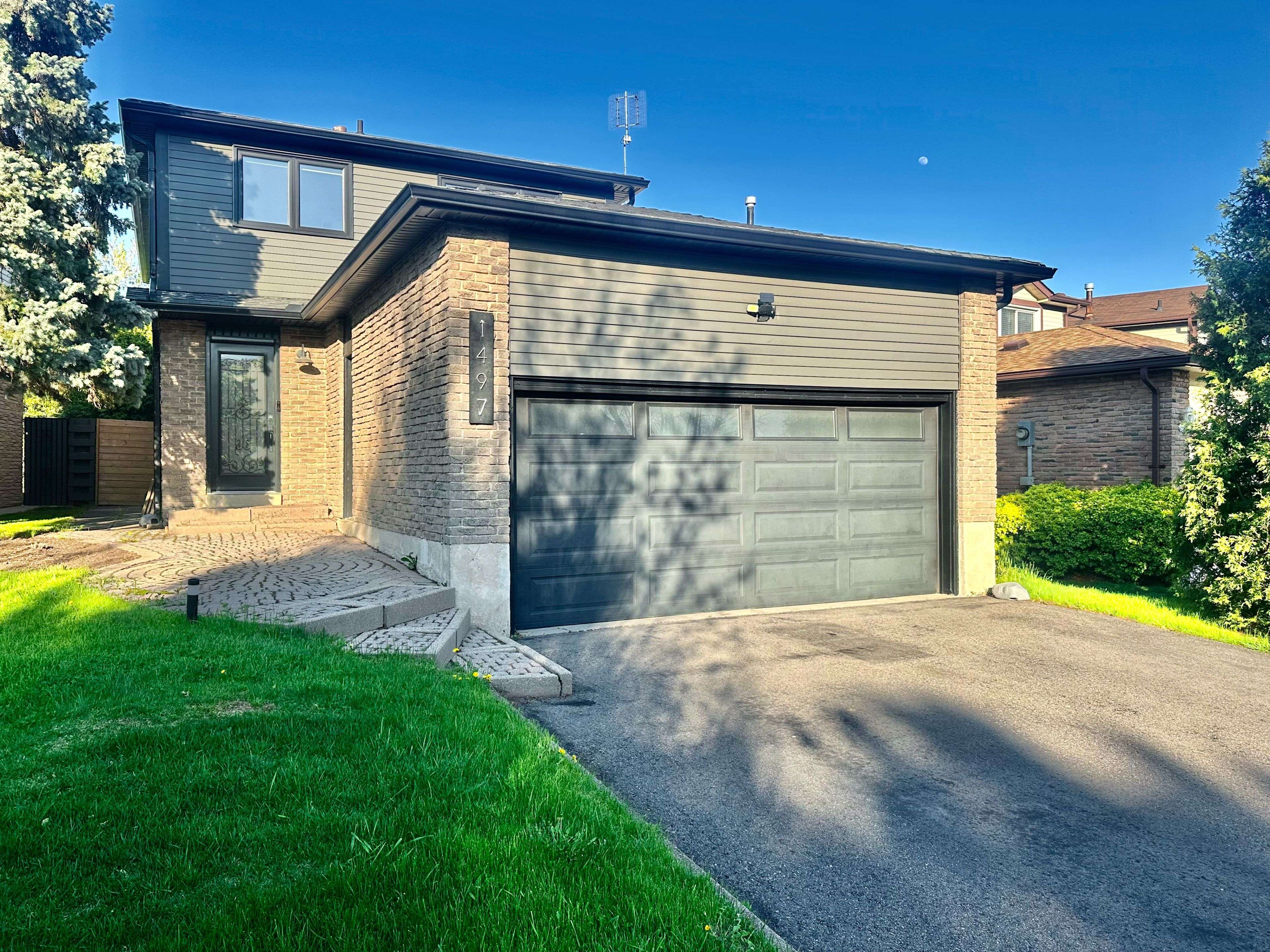 1497 Lancaster DR, Oakville, ON L6H 2T2