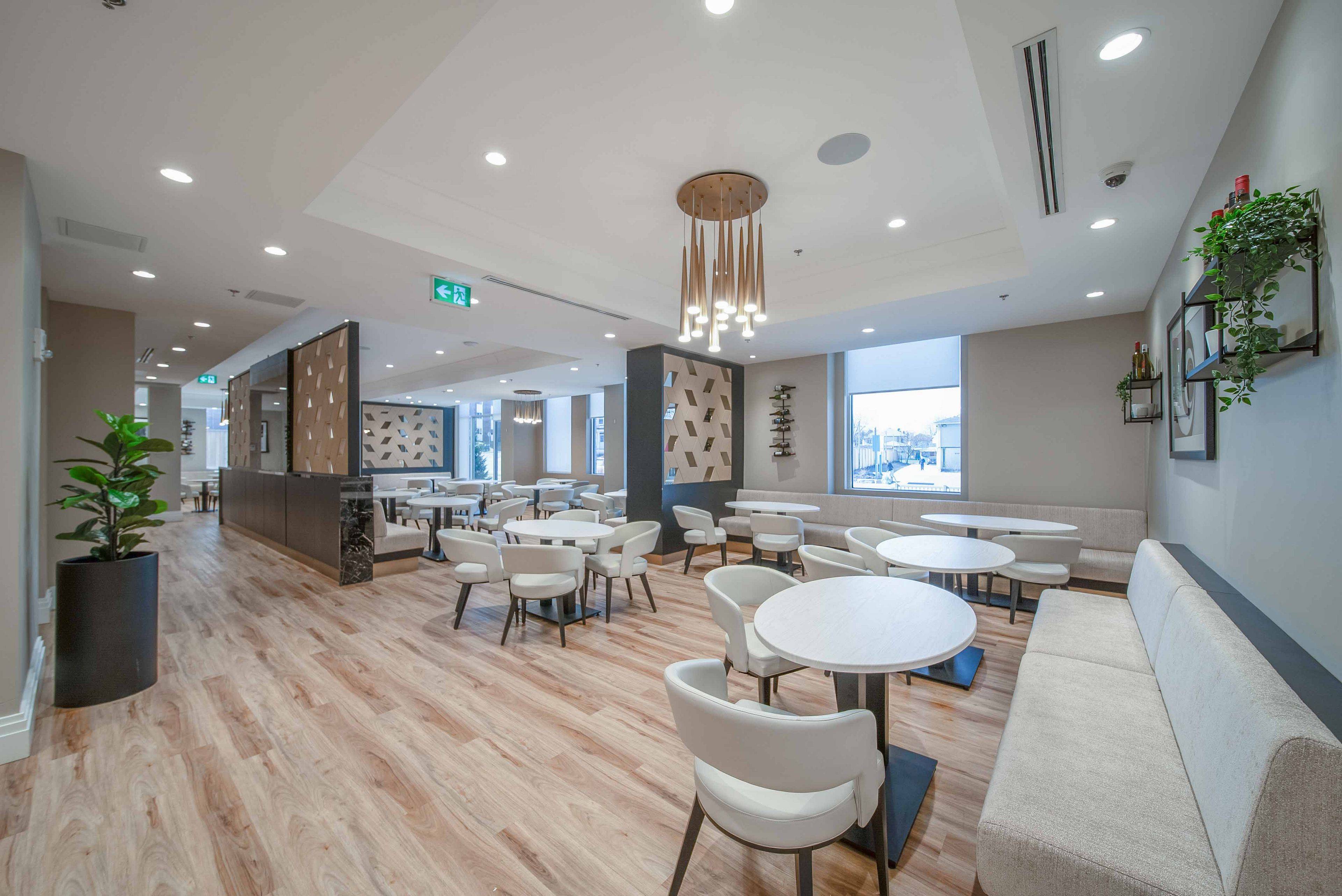 Niagara Falls, ON L2G 5Z3,5698 Main ST #Restaurant