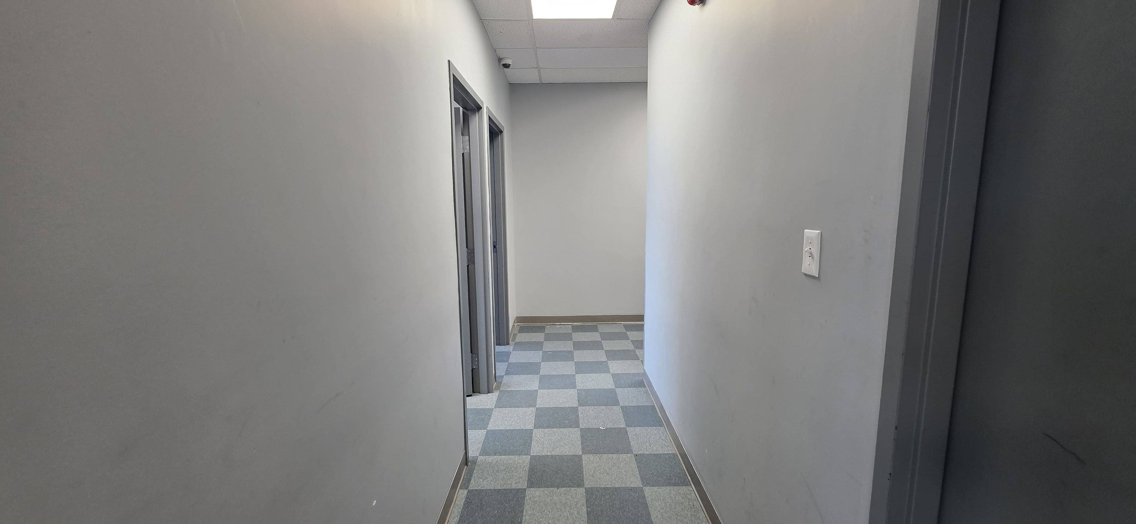 Billings Bridge - Riverside Park And Area, ON K1V 0W3,1800 Bank ST #205
