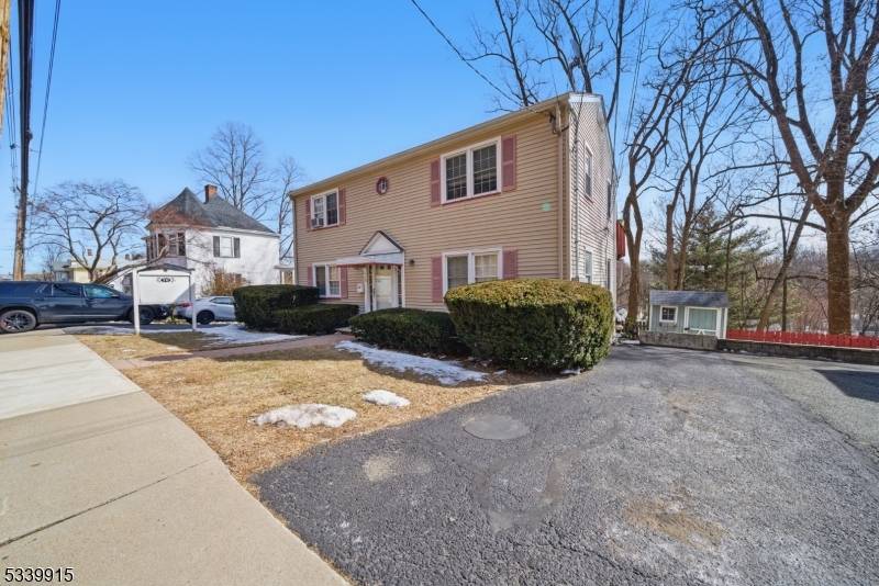 Morristown Town, NJ 07960,76 Mount Kemble Ave
