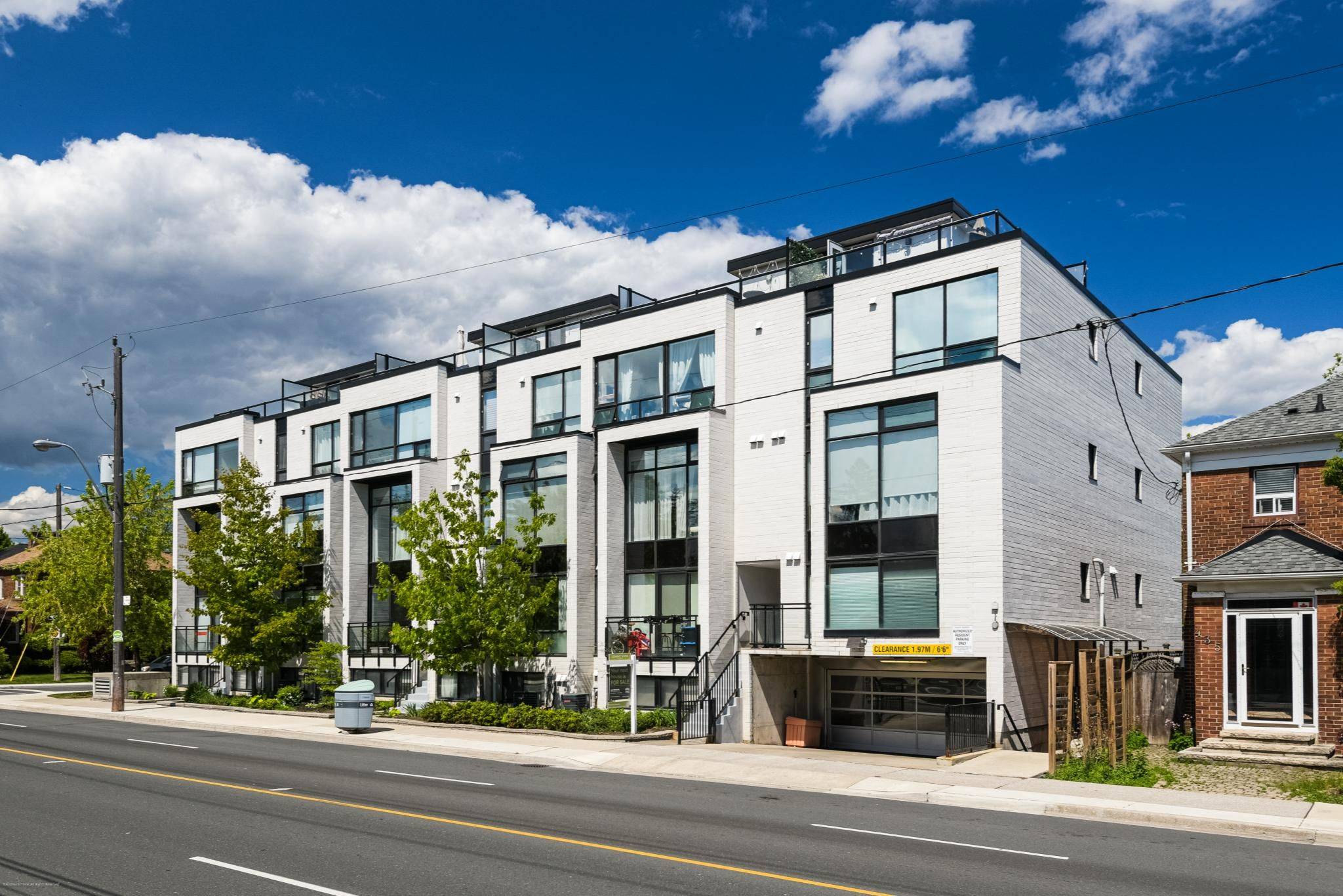 Toronto W02, ON M6S 3Z9,441 Jane ST #110