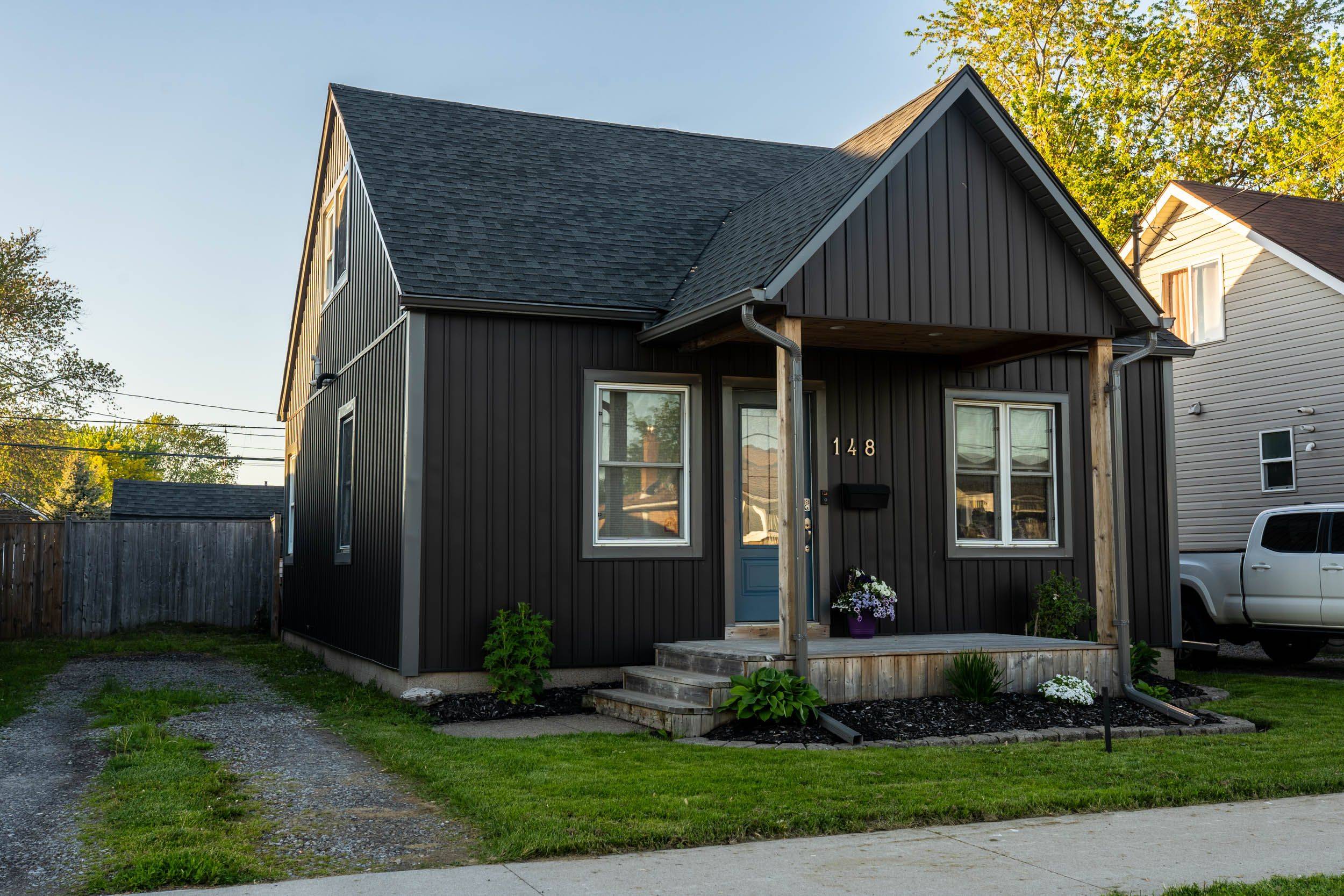 Fort Erie, ON L2A 2J2,148 Catherine ST