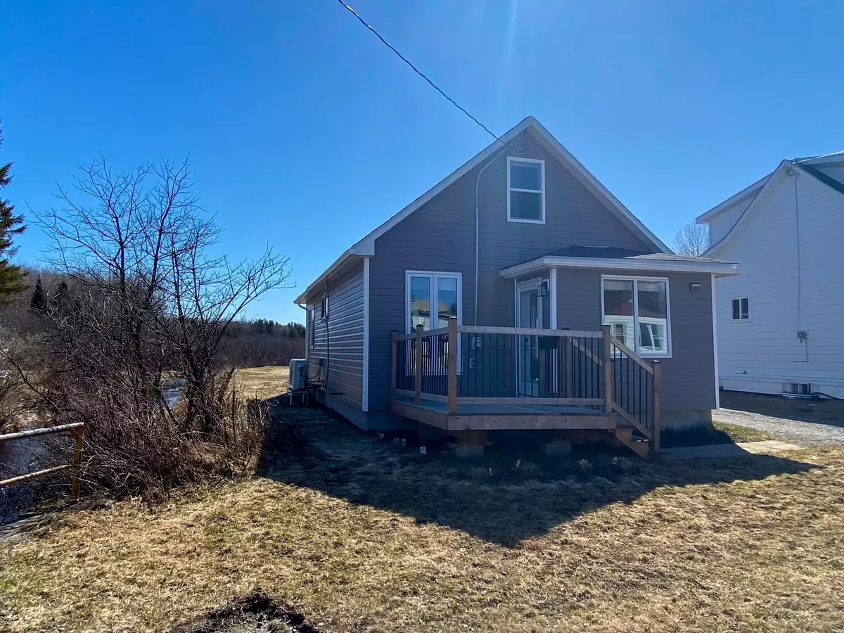 Kirkland Lake, ON P2N 2X7,32 Earl ST