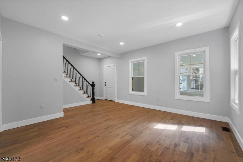 Montclair Twp., NJ 07042,16 Orange Rd