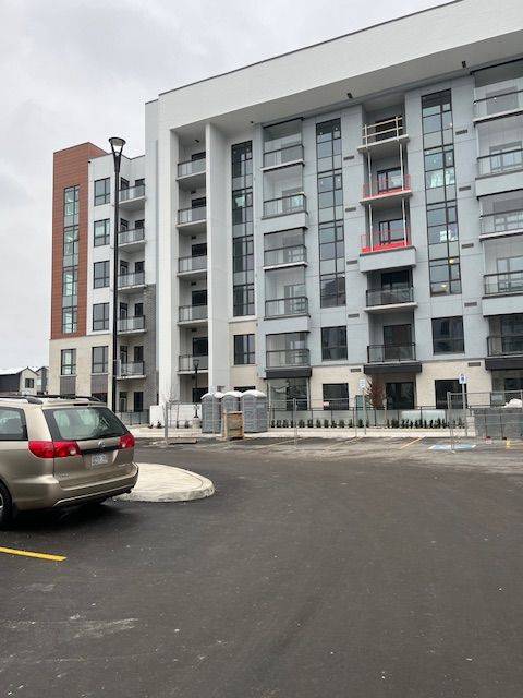 Milton, ON L9T 2X5,470 Gordon Krantz AVE SW #206