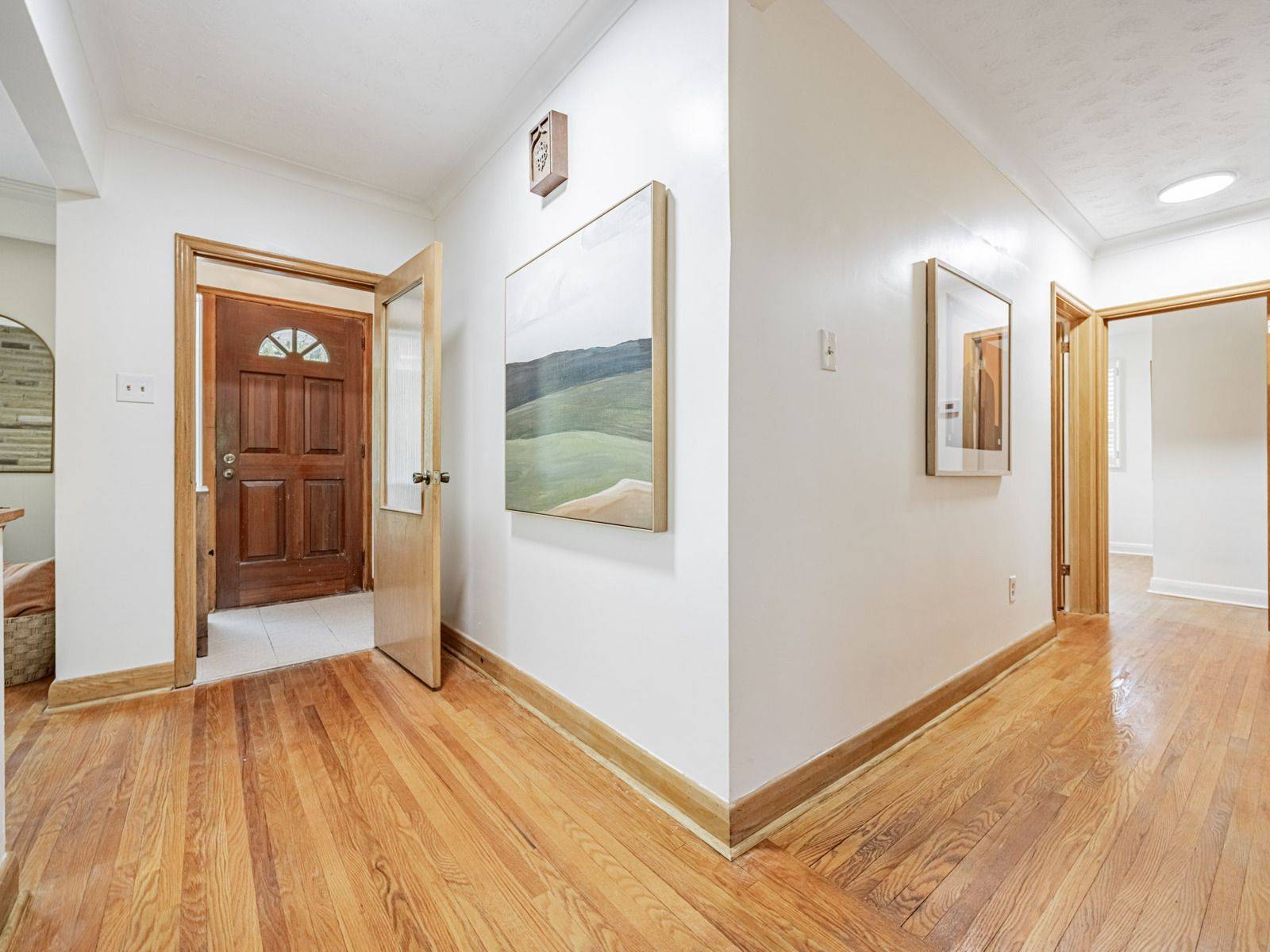 Toronto W08, ON M9B 3B7,85 Farningham CRES
