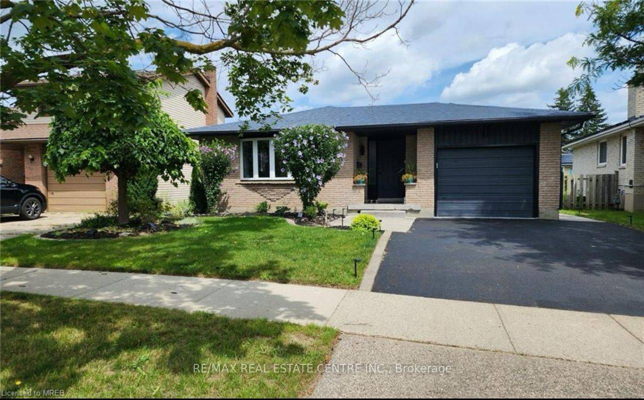 Kitchener, ON N2E 2L2,136 The Country WAY #Upper Level