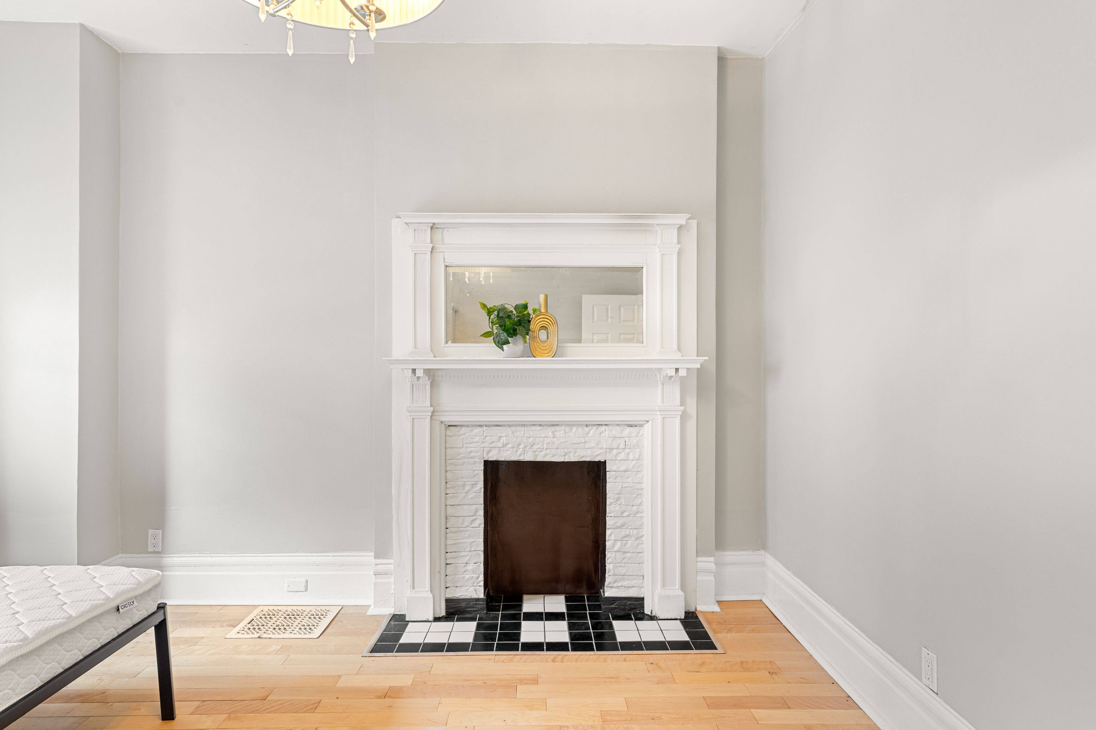 Lower Town - Sandy Hill, ON K1N 8L1,229 Charlotte ST #1