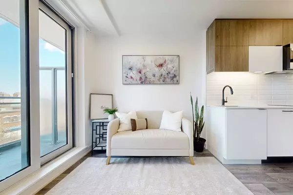 Richmond Hill, ON L4C 5V6,8888 Yonge ST #318