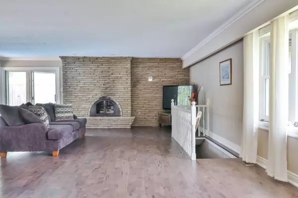 Orillia, ON L3V 4B3,61 Second ST