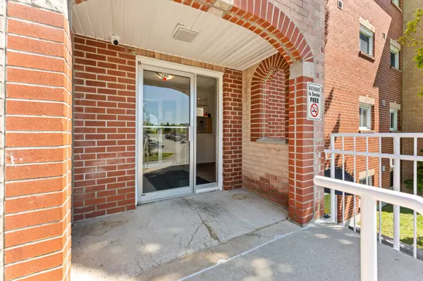 Kingston, ON K7M 8M3,580 Armstrong RD #102