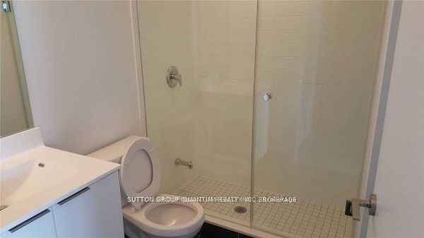 Toronto W06, ON M8V 1A1,30 Shore Breeze DR #5706