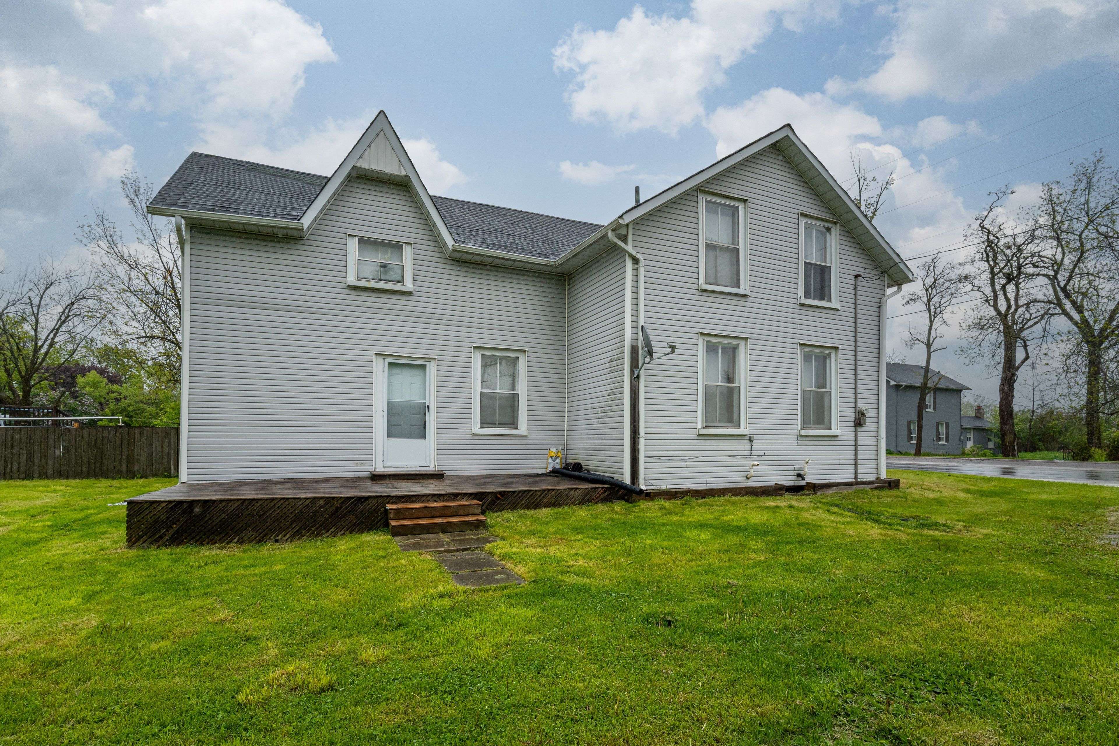 Kawartha Lakes, ON K0L 2W0,25 King ST W